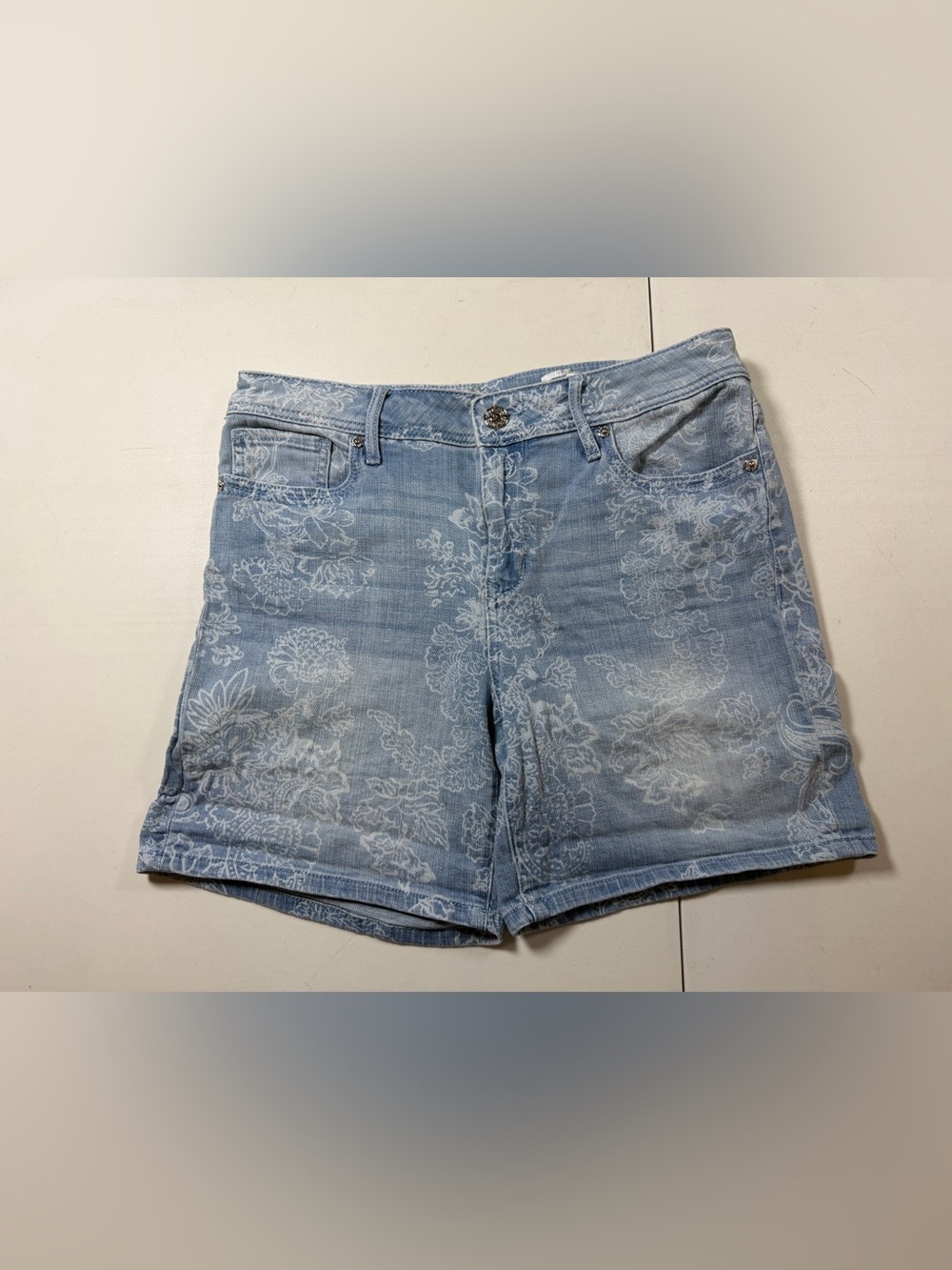 Seven 7 Women Floral Floral  Shorts Size 10 Light Wash Stretch Bermuda Boho